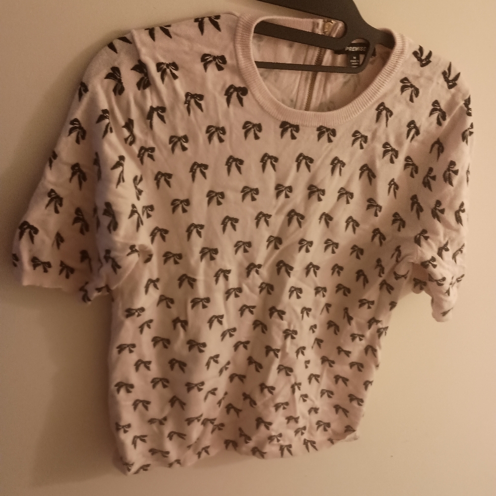 Bow sweater